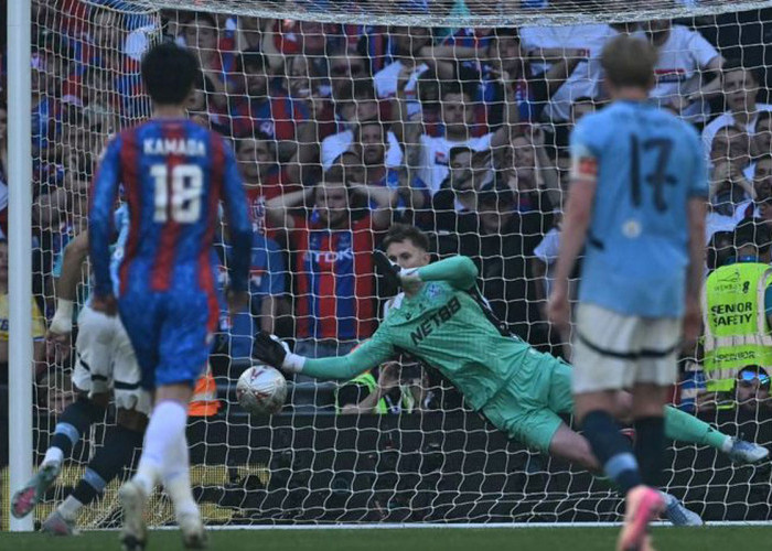 City Tanpa Gelar, Crystal Palace Akhirnya Raih Trofi FA Setelah 119 Tahun Klub Berdiri