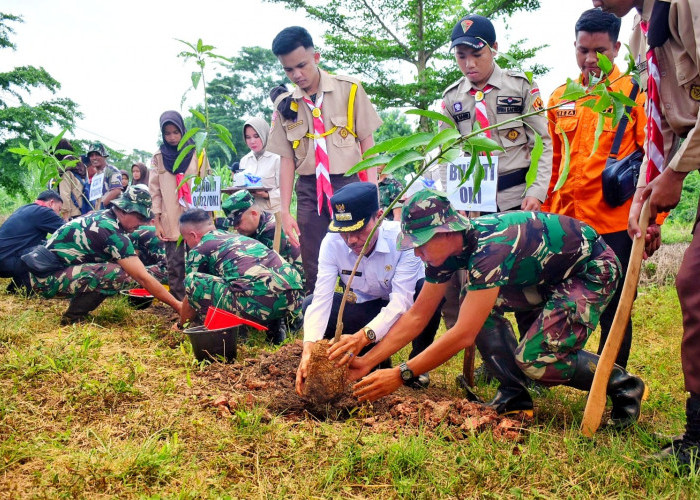 Hari Juang TNI AD, KODIM 0204/OKI Gelar Karya Bakti Penanaman Pohon Bersama
