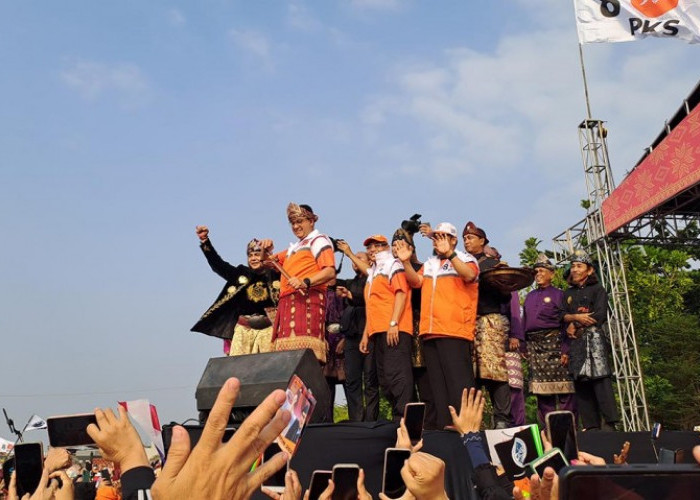 Hadir Dalam Kegiatan Senam Sehat Bareng PKS di BKB, Anies Baswedan Diteriaki Presiden