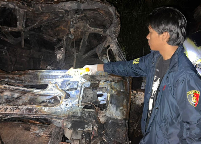 Dua Dump Truck Batu Bara Tabrakan Hingga Terbakar,  Sopir Warga Ogan Ilir Tewas Terpanggang