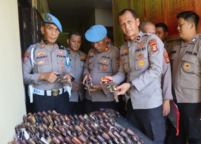 Polres Ogan Ilir Laksanakan Pengecekan Senjata Api Dinas