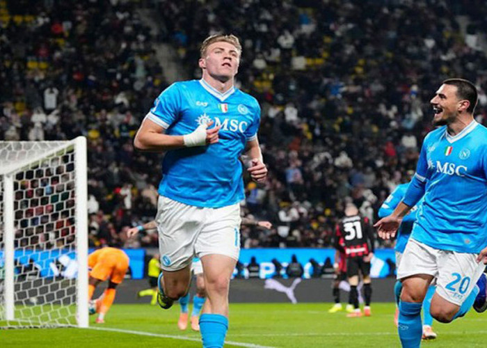 Tumbangkan AC Milan 2-0, Napoli Melaju ke Final Supercoppa Italia 