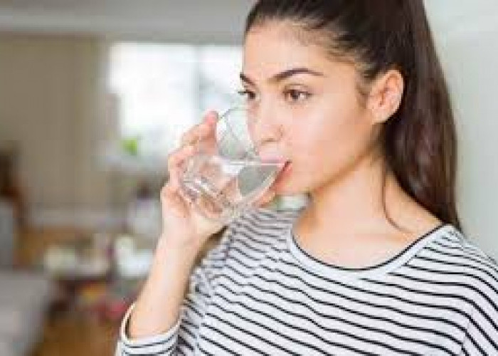 Simak! Minum Air Putih Secara Berlebihan Bisa Ganggu Kesehatan Ginjal, Ini Batas Amannya