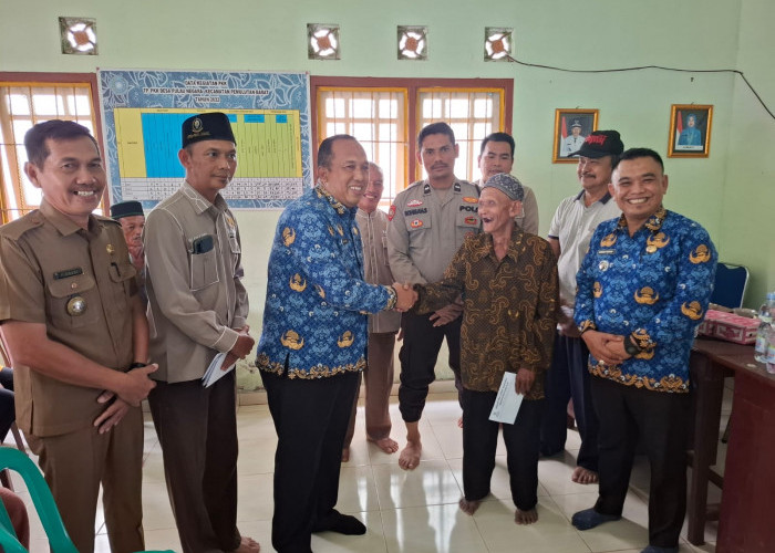 Korban Puting Beliung Desa Pulau Negara Ogan Ilir, Dapat  Bantuan Uang Kerohiman
