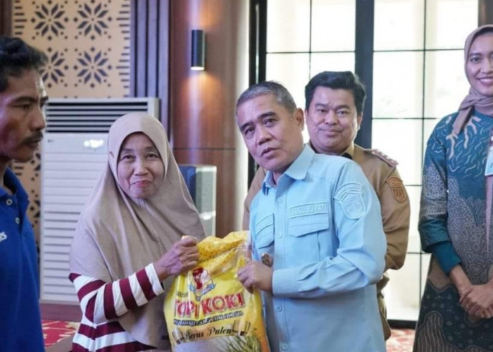 Wabup Ardani Salurkan 390 Paket Sembako Sosial Provinsi Sumsel