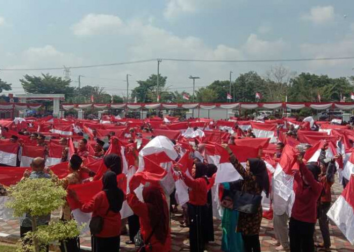Meriahnya Kantor Bupati Muratara, Ribuan Bendera Dikibarkan