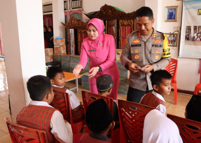 Polres Ogan Ilir Peduli Anak Yatim Piatu, Berikan Santunan