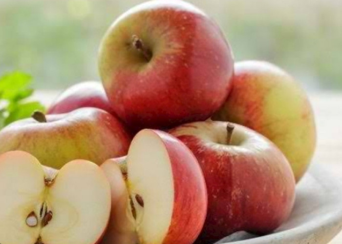 5 Manfaat Rutin Mengonsumsi Buah Apel di Pagi Hari, Wajib Kamu Coba Nih!
