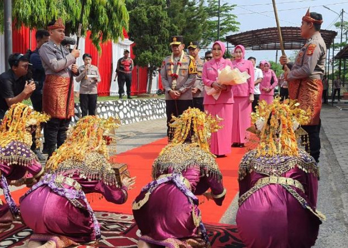 Kapolda Sumsel Umrohkan Penggali Kubur dan Mandikan Jenazah dari Warga Ogan Ilir