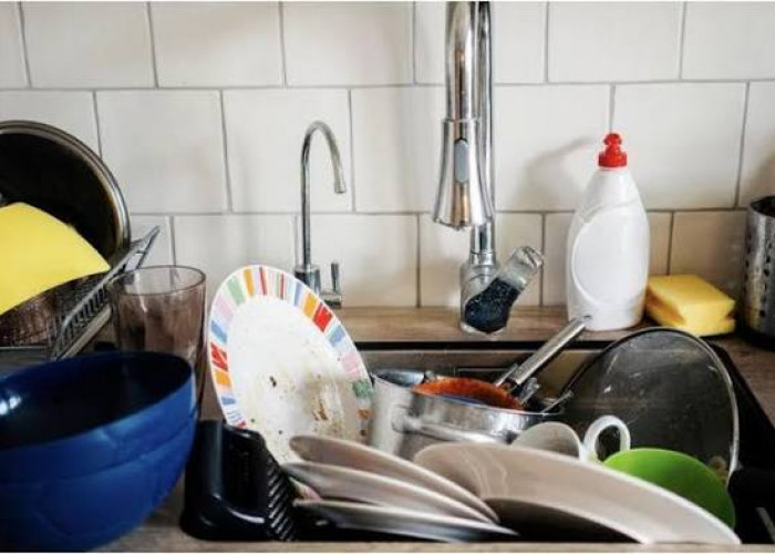 3 Tanda Kepribadian Seseorang yang Membiarkan Cucian Piring Kotor Menumpuk Menurut Psikologi