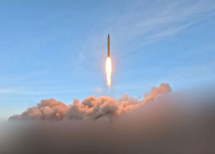 IRGC Luncurkan Rudal Sejjil, Si Burung Ababil Hancurkan Pasukan Gajah 