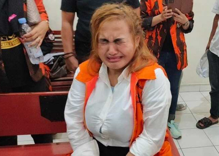 Berurai Air Mata, Lina Mukherjee Baca Pledoi Minta Hukuman Diringankan 