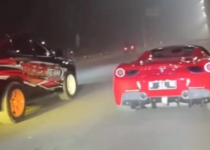 Polisi Buru Pemilik Mobil Pajero Sport - Ferrari yang Balap Liar di Palembang