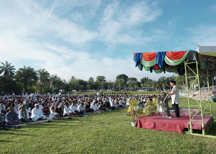 PT Pertamina Sholat Ied di Lapangan Ria Jaya Komperta, Dilanjutkan  Halal Bi Halal.