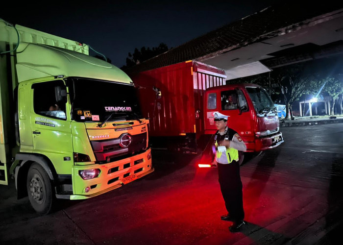 Polrestabes Palembang Perketat Penyekatan Truk ODOL di Km 12, 80 Kendaraan Terjaring