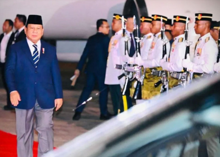 Lakukan Kunjungan Kenegaraan ke Subang, Presiden Prabowo Terima Penghargaan