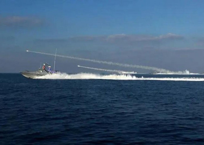 Diancam AS, Garda Revolusi Iran Gelar Latihan Tembak di Selat Hormuz