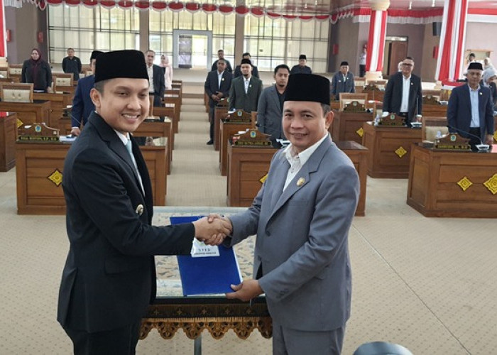 Bupati Panca Hadiri Paripurna, Dua Raperda Inisiatif DPRD Disetujui