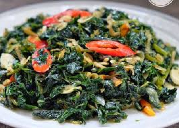 Rahasia Daun Singkong agar Tetap Hijau Saat Dimasak