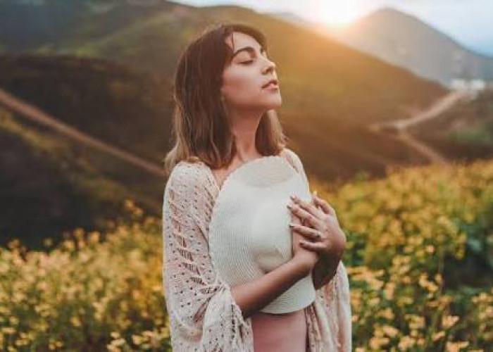 5 Tanda Kepribadian Seseorang yang Selalu Bersyukur Setiap Hari