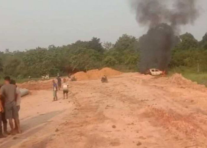 Warga Desa Paldas Tolak Pembangunan Jalan Batu Bara, Aset Perusahaan Dirusak