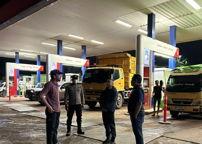 Polsek Pemulutan Ogan Illr  Patroli  SPBU  Pasca Penyesuaian Harga BBM