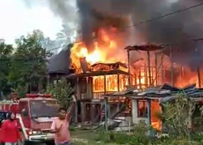 Rumah Warga Desa Tanah Abang Ilir Ogan Ilir Terbakar