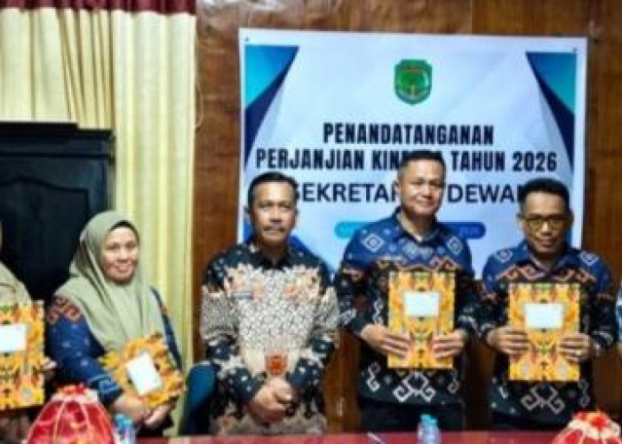 Sekretaris DPRD Luwu Utara Tandatangani Perjanjian Kinerja