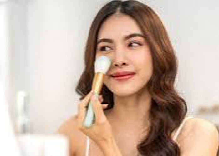 Make Up Look Pekerja Anti Ribet? Tampil Natural tapi Glowing, Intip Yuk Tutorialnya! 