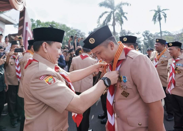 Bupati Panca Meraih Penghargaan  Lencana Melati