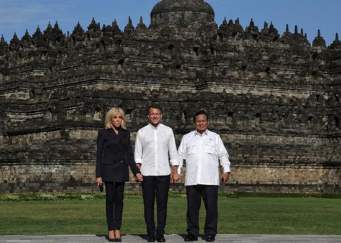 Emmanuel Macron Kunjungi Candi Borobudur Disopiri Prabowo Subianto