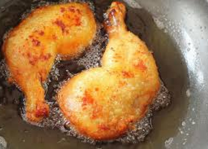 6 Tips Praktis Menggoreng Ayam agar Tidak Berdarah dan Matang Sempurna