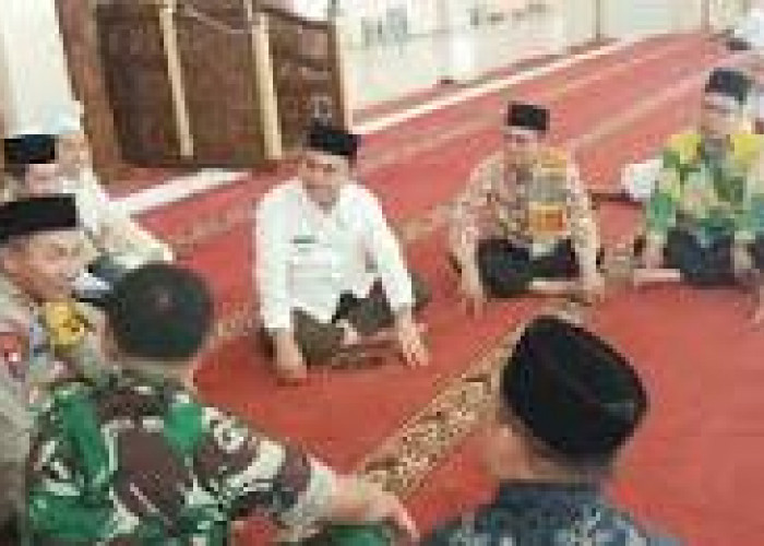 Usai Salat Jumat, Pj Banyuasin Diskusi Bersama FKPD