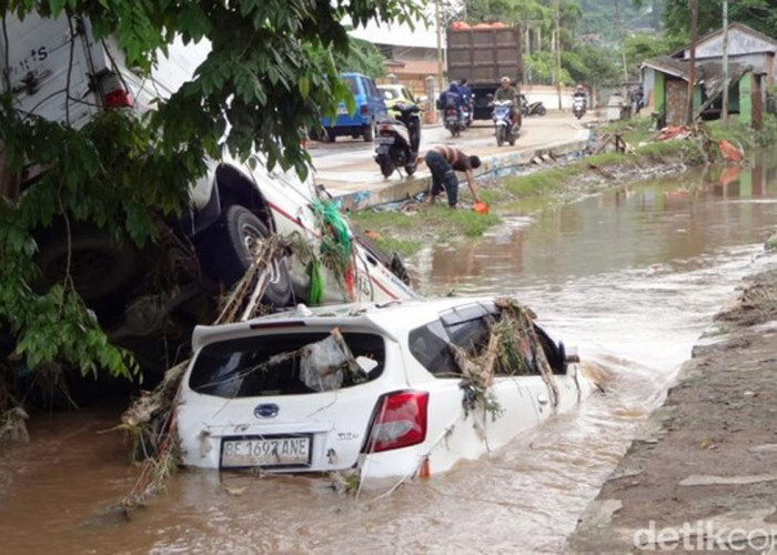 Banjir Bandang Landa Bandar Lampung, 3 Warga Tewas