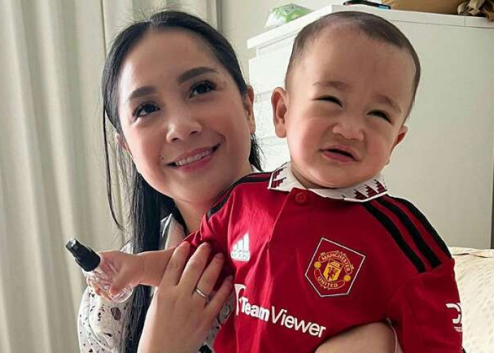 Bikin Geger, Manchester United Posting Foto Nagita Slavina dan Rayyanza di Akun Instagram Resminya 