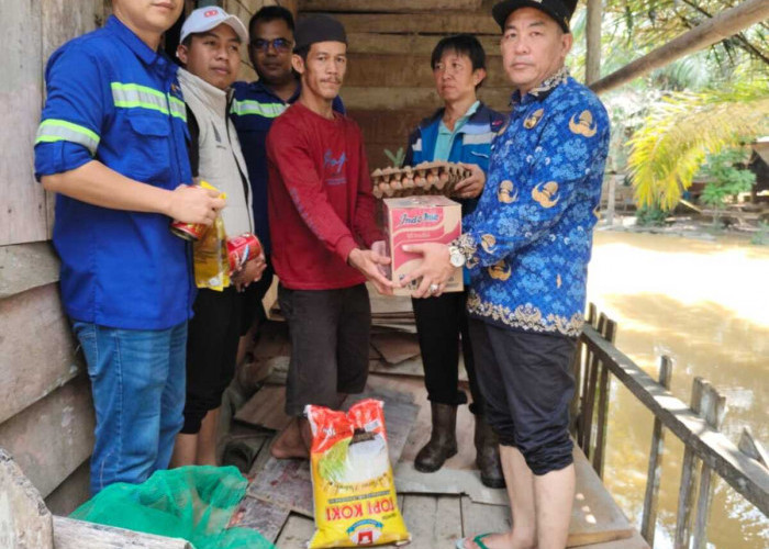 Desa Simpang Bayat  Banjir, Pemkab Muba Langsung Berikan Bantuan