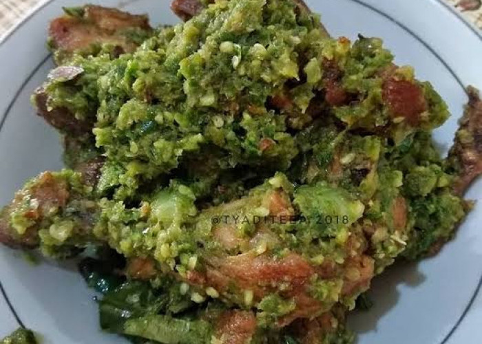 Resep Ayam Cabe Ijo Ala Rumahan Enak Bikin Nambah Nasi