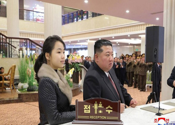 Kim Jong-un Kenalkan Putrinya ke Publik, Tanda-tanda Suksesi di Korut