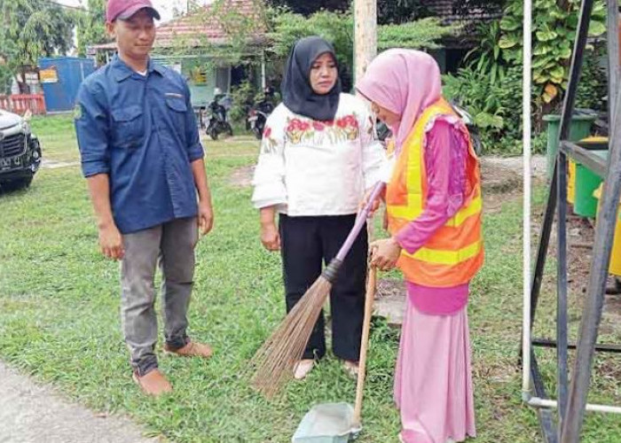 Dihukum Bersihkan Sampah, Sanksi Bagi Pelaku Buang Sampah Sembarangan di Prabumulih, Khusus di Kelurahan Ini 