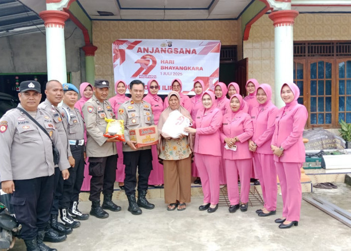 HUT Bhayangkara Polsek Muara Kuang Anjangsana ke Purnawirawan dan Warakawuri Polri
