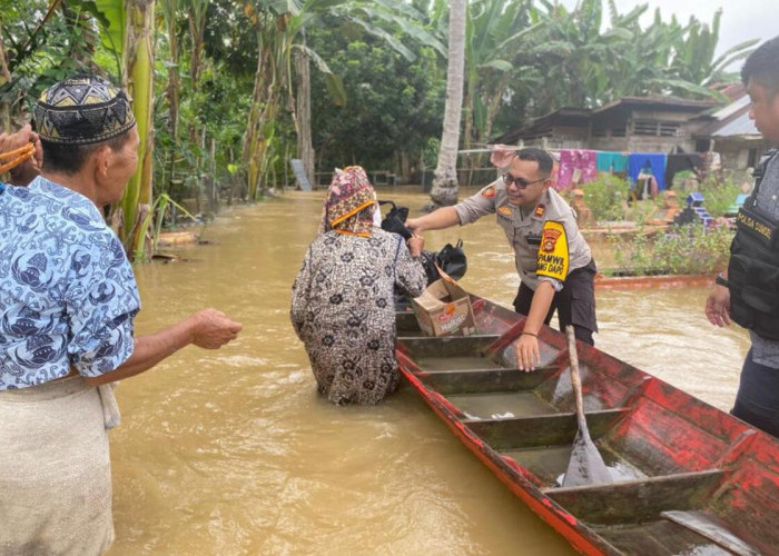 Banjir di Muratara, Pj Gubernur Hingga Kapolda Sumsel Berikan Bantuan