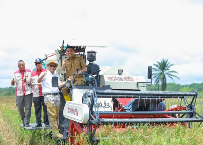 Bupati Panca : Awasi Alsintan, Jangan Digunakan Perorangan Apalagi Dijual 