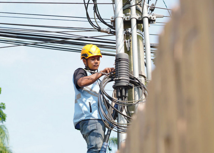 Pemkab OKI Rapikan Kabel Telekomunikasi di Kayuagung