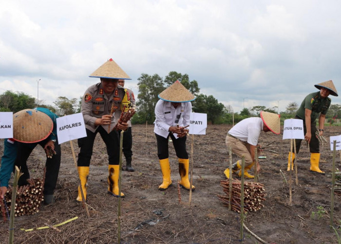 Polres Ogan Ilir dan Polsek Laksanakan Kegiatan Serentak Ketahanan Pangan