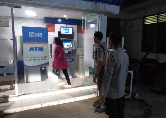 Nasabah  Ke ATM Bank Juga Dikawal dan Diawasi Petugas Polsek Tanjung Raja Laksanakan KRYD
