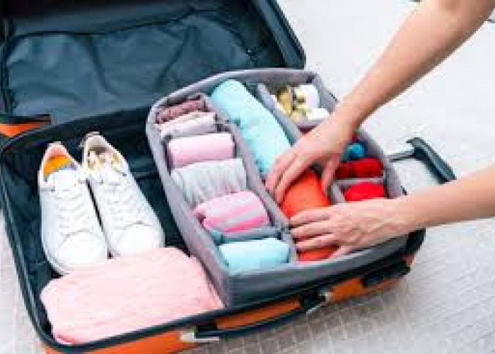 8 Tips Packing Baju di Koper Agar Muat Banyak dan Efisien