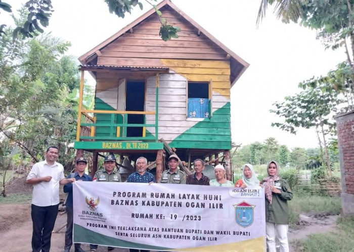 Bupati Panca Menyerahkan 7 Bedah Rumah Melalui Baznas