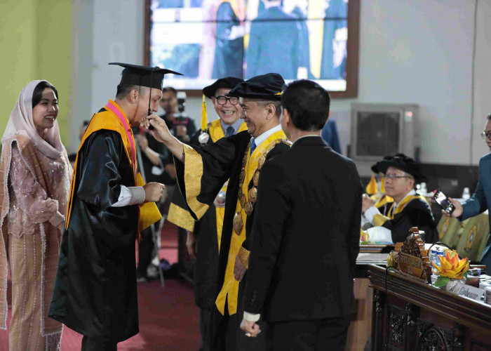 Bupati Panca Ikuti Wisuda Pasca Sarjana Unsri, IPK 3,86