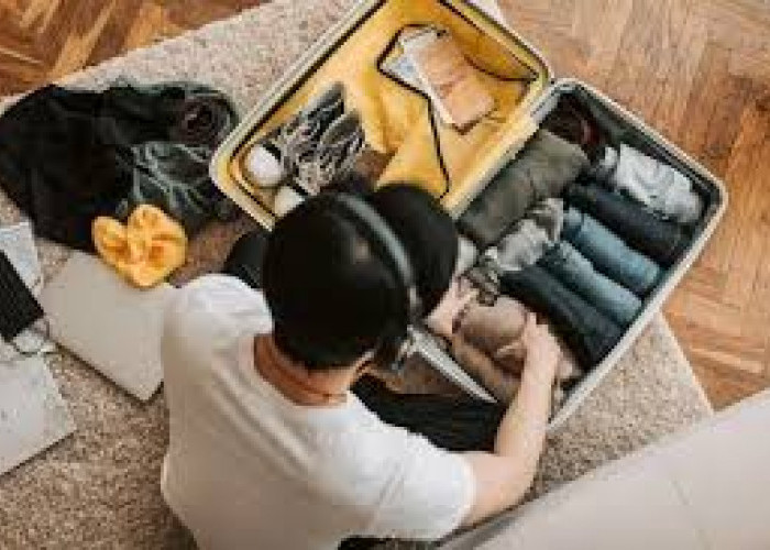 2 Tips Melipat Baju yang Benar Supaya Tidak Kusut Saat Traveling