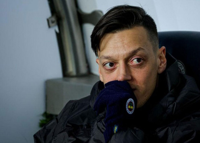 Mesut Oezil Ditolak di Acara Mantan Klubnya, Apa Pasal?